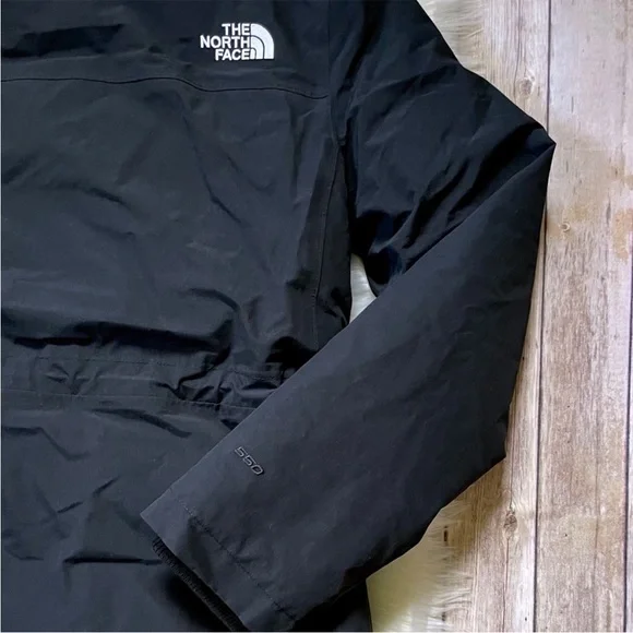 The North Face Women’s Arctic Parka II Coat In TNF Black - Picture 7 of 10